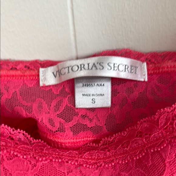 Victoria's Secret Pink Lace Bra with Dual-Strap Design - Picture 2 of 2